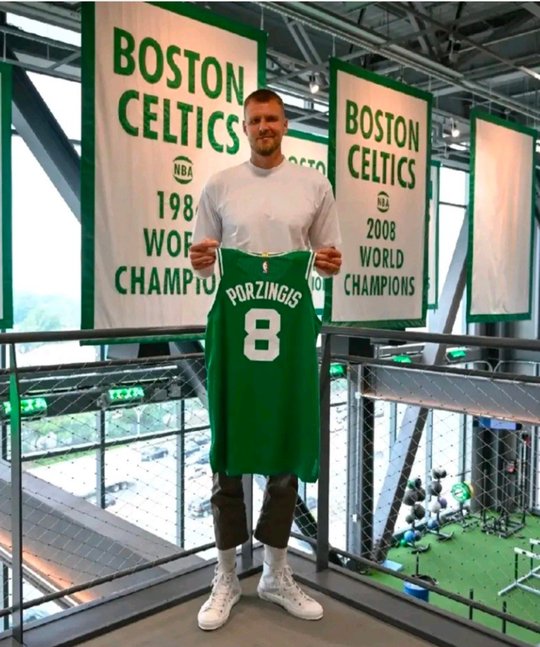 国王三巨头联手，波尔津吉斯得分突破，险胜冲击季后赛！的简单介绍